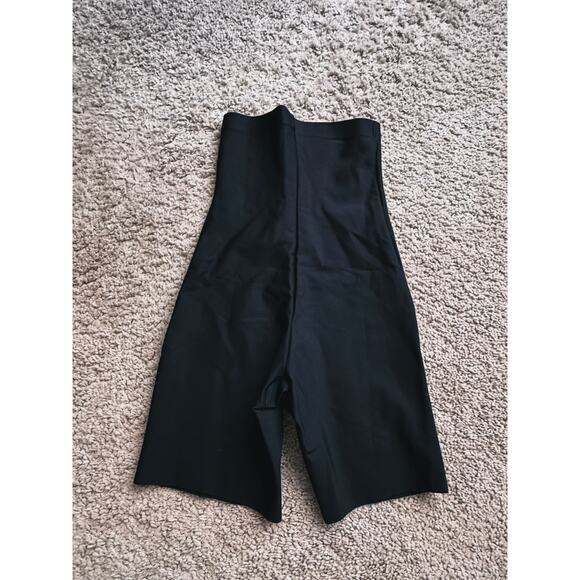 NWOT SKIMS Core Sculpt High-Waisted Short Black Onyx XXS Shapewear Compression - Picture 8 of 8
